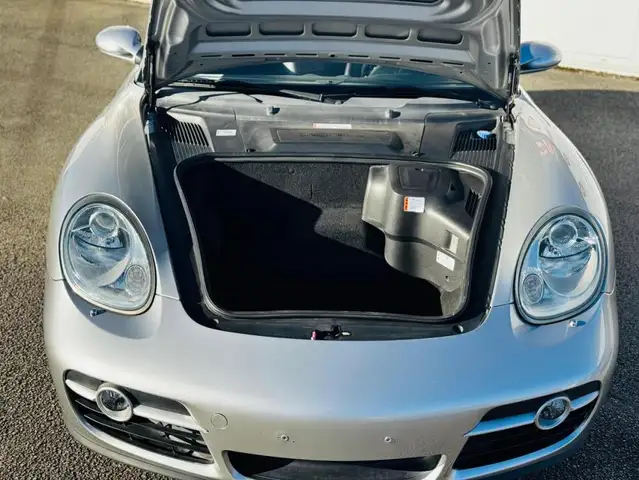 Porsche Cayman view 7