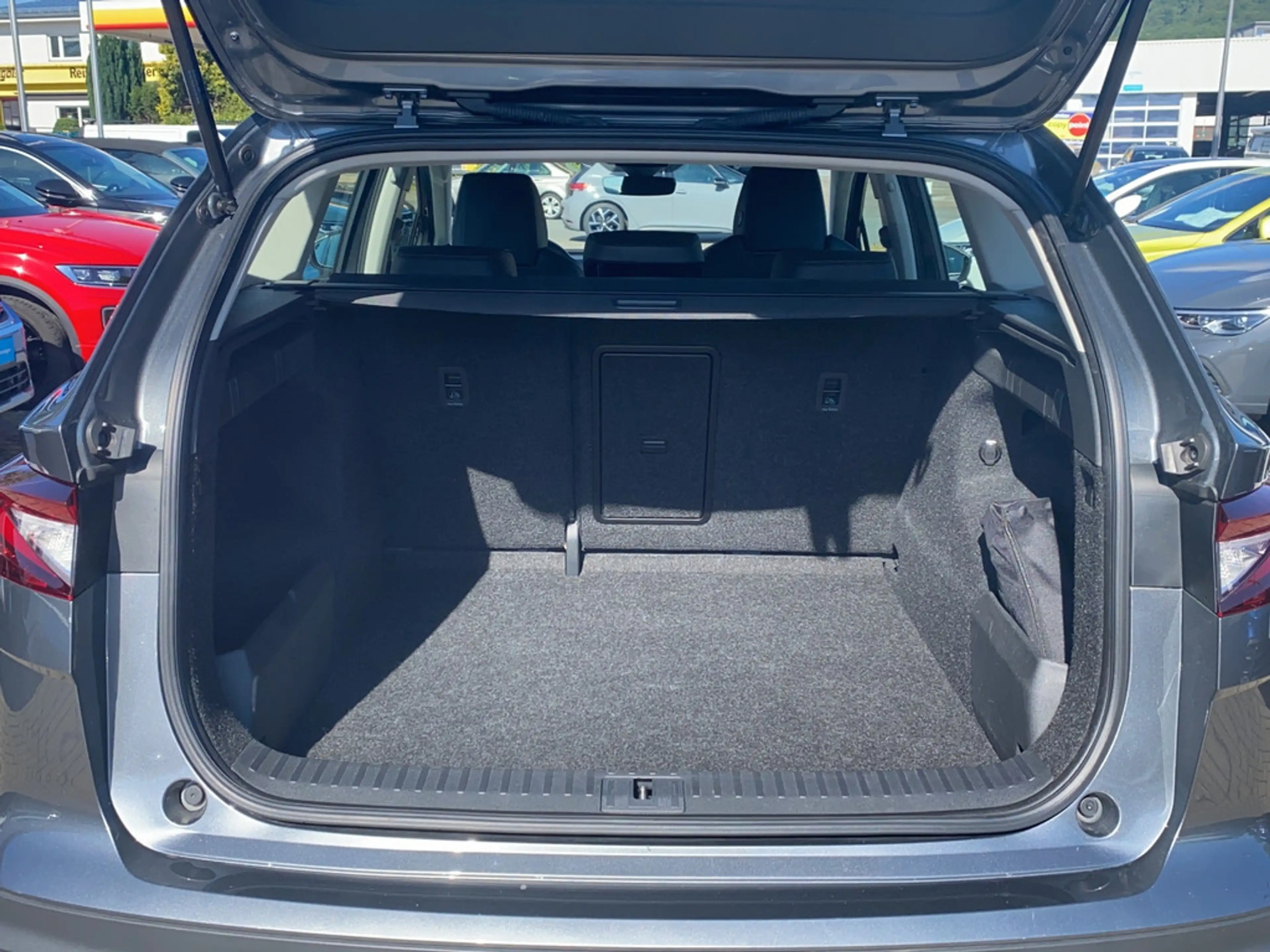 Skoda Enyaq iV 60 Loft Wärmepumpe+ Navi+PDC+Kamera+LED — photo 12