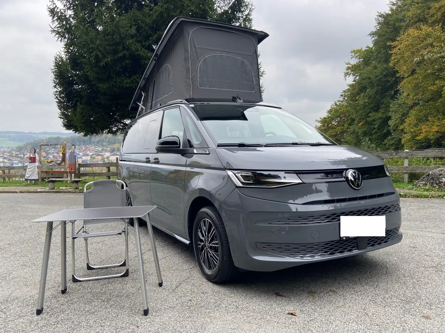 Volkswagen T7 California California 1,5 TSI eHybrid PHEV Beach DSG 4MOTION Grau - 2