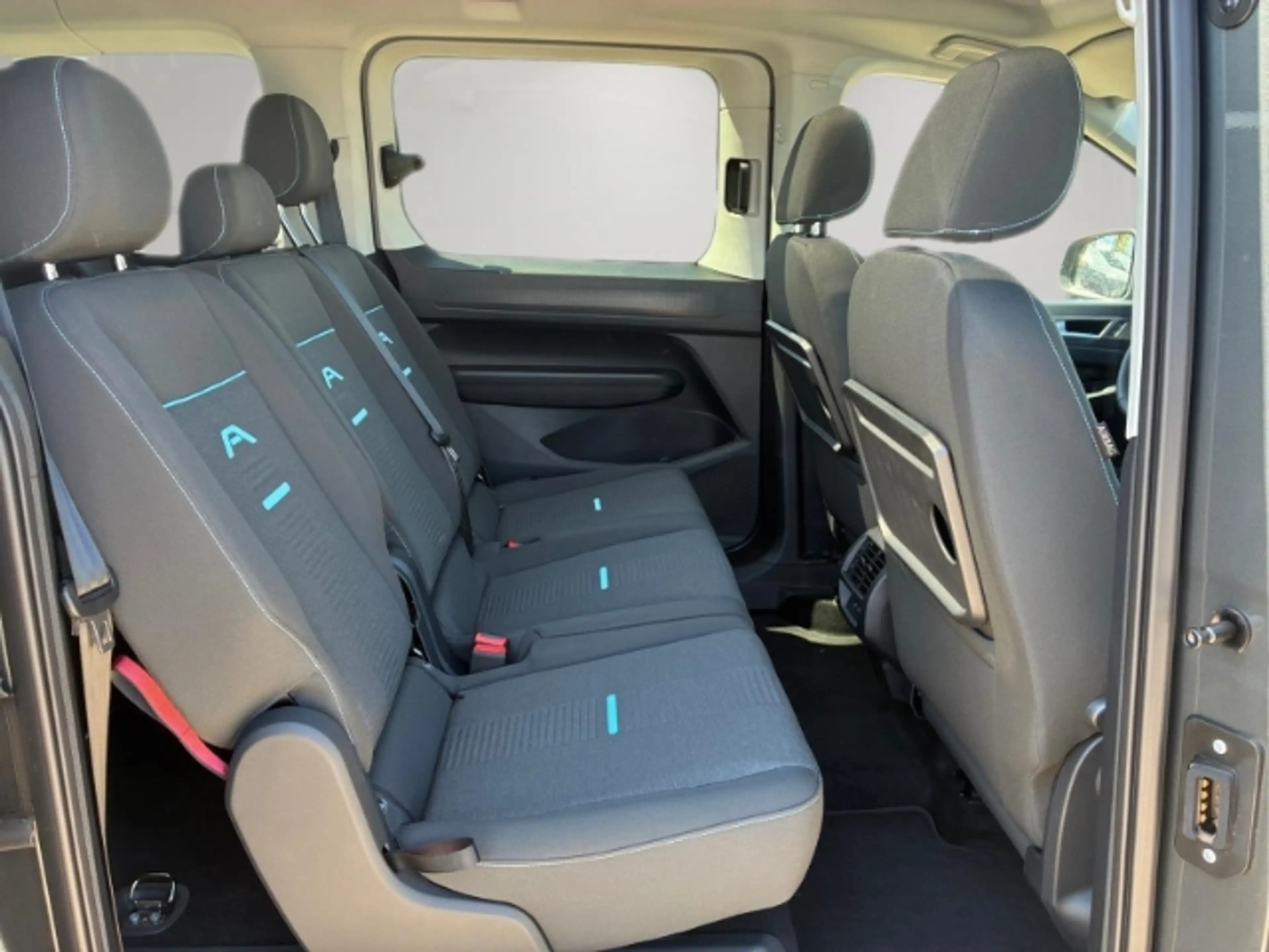 Ford Grand Tourneo Active 2.0 EcoBlue 122PS Automatik/7-Sitzer/Panora — photo 14