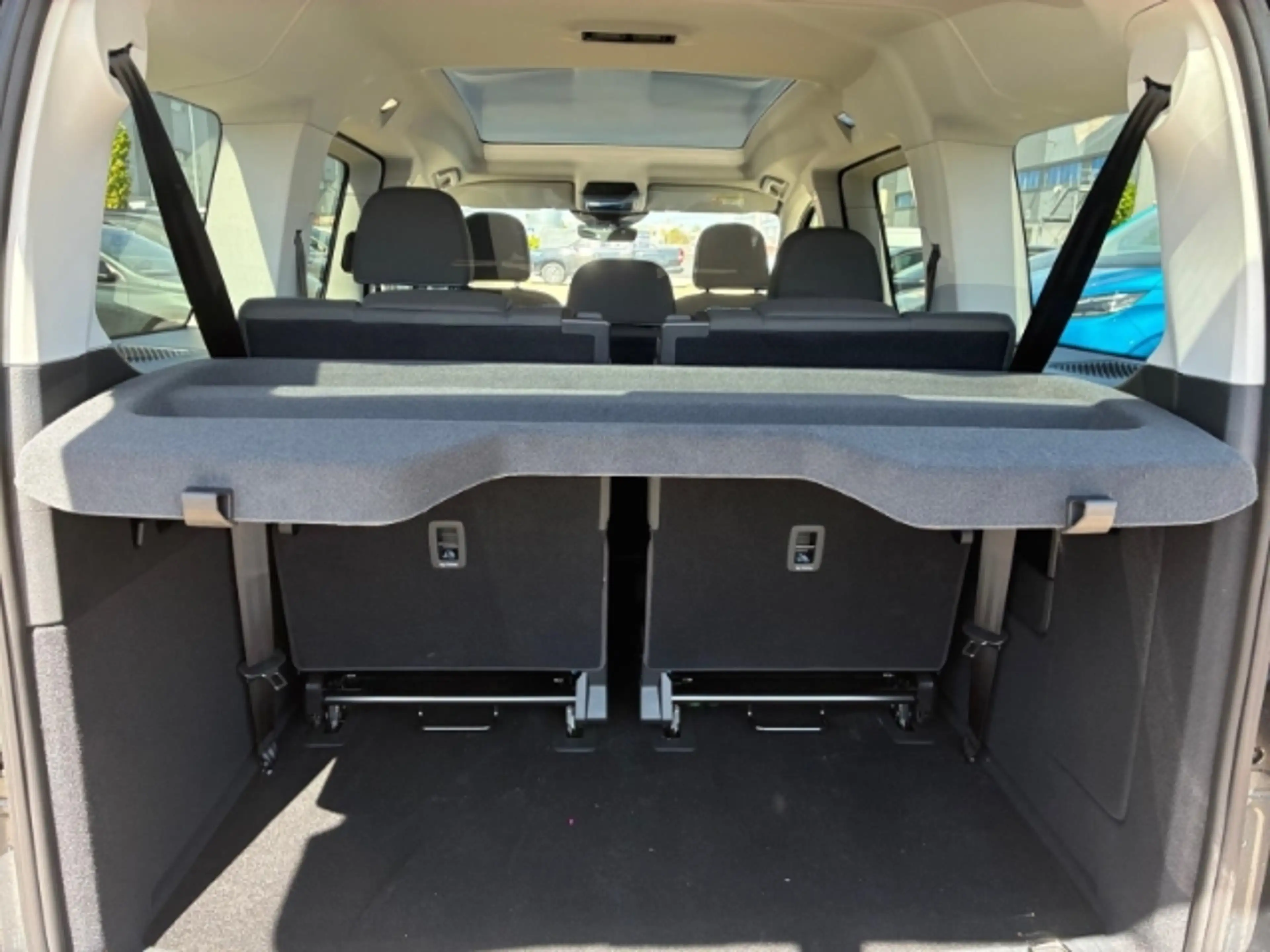 Ford Grand Tourneo Active 2.0 EcoBlue 122PS Automatik/7-Sitzer/Panora — photo 13