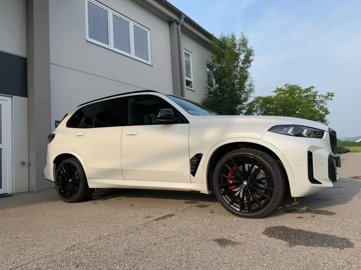 BMW X5 M60 i xDrive*B&W*Sky Lounge*22 Zoll* Bílá - 1