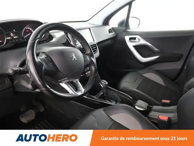 Peugeot 2008 view 11