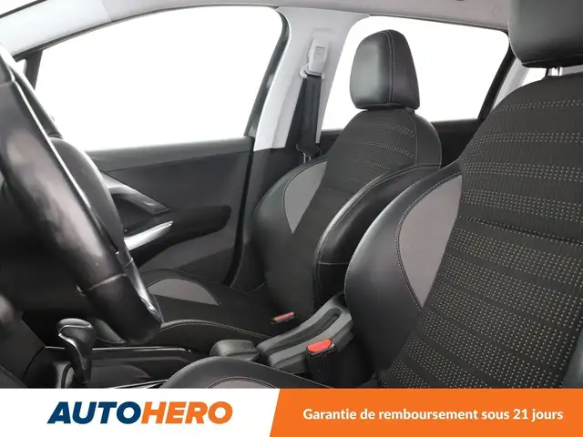 Peugeot 2008 view 10