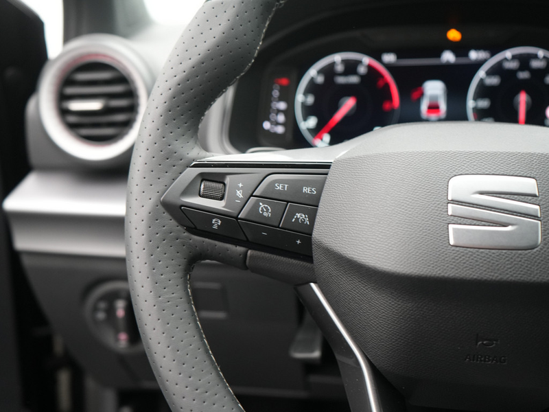 SEAT Ibiza FR Black Edition DSG KAMERA ACC KEYLESS — photo 7