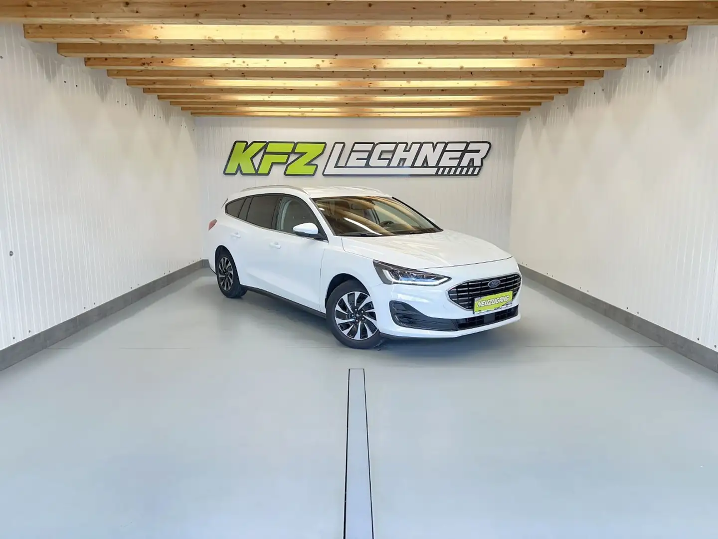 Ford Focus Turnier 1.5 EcoBl. Aut. "Titanium"  LED*SITZH*NAVI Weiß - 1
