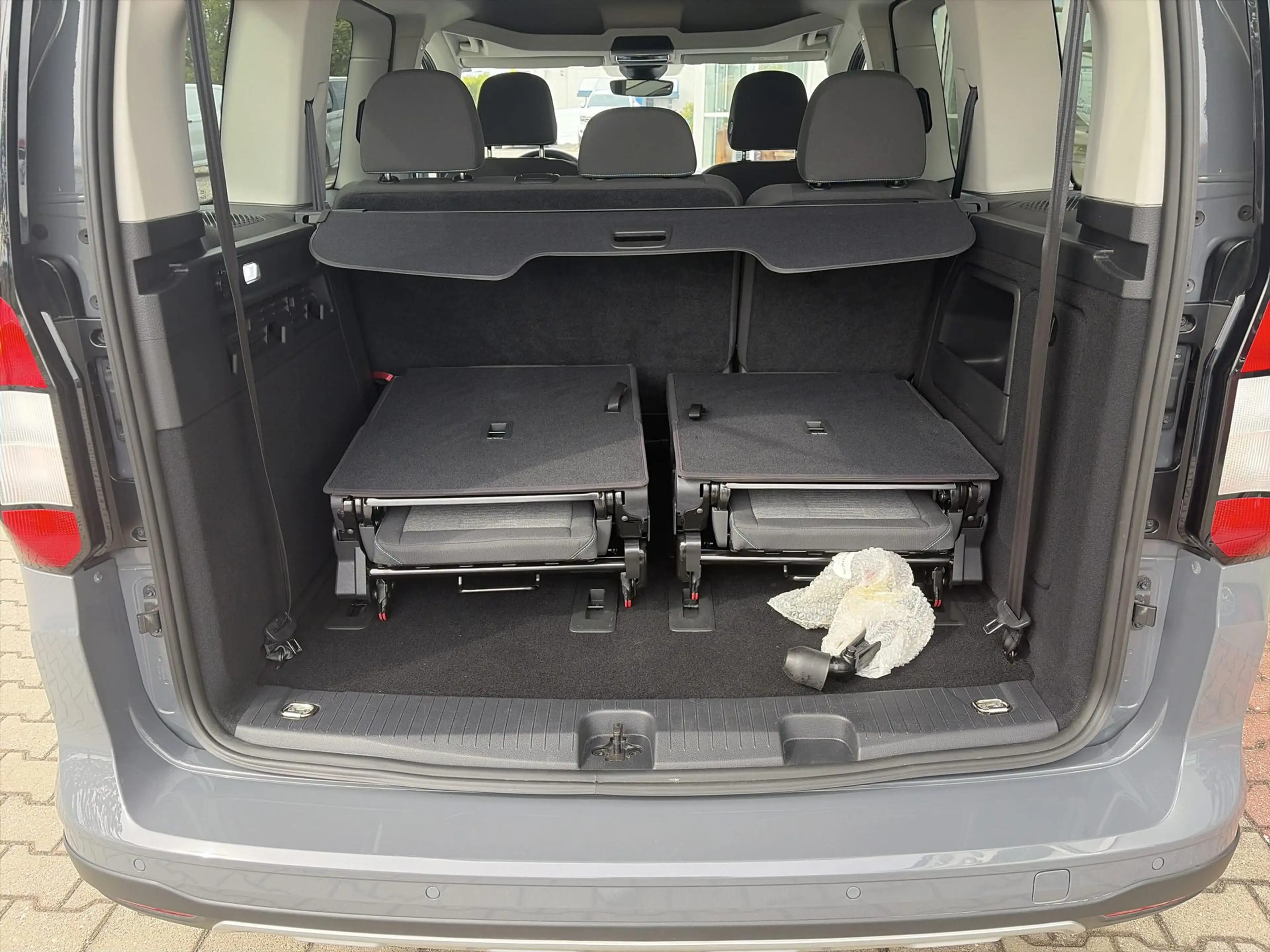 Ford Tourneo Connect 1.5 EcoBoost Active — photo 12