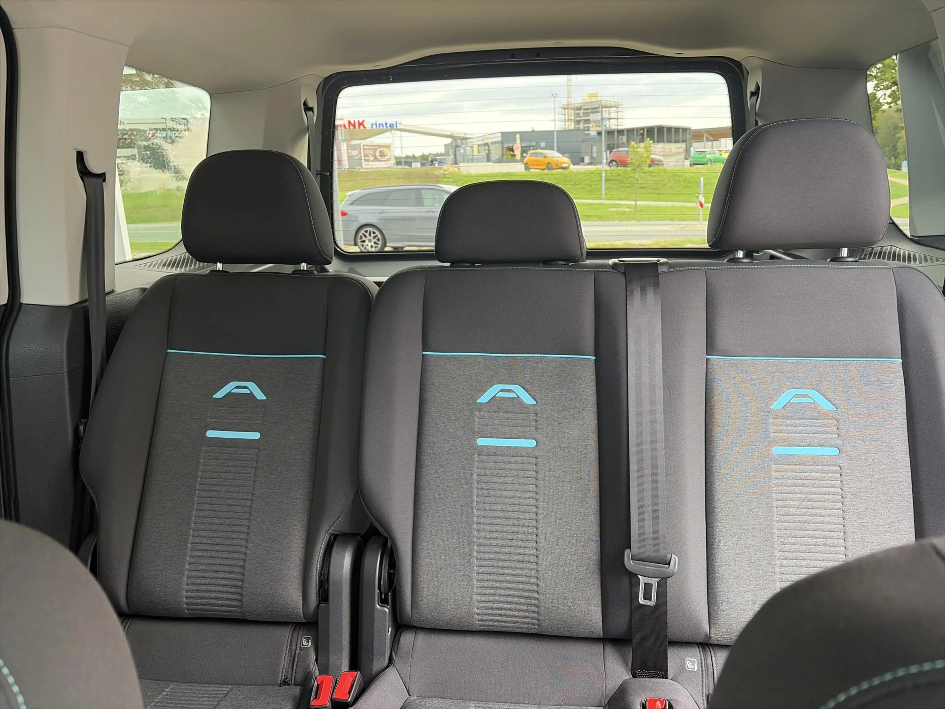 Ford Tourneo Connect 1.5 EcoBoost Active — photo 11
