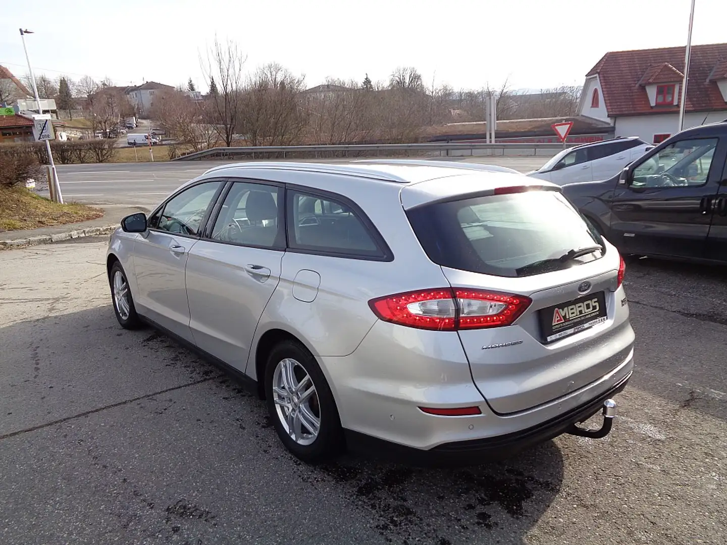 Ford Mondeo Traveller Business Plus 2,0 TDCi Automatik Plateado - 2