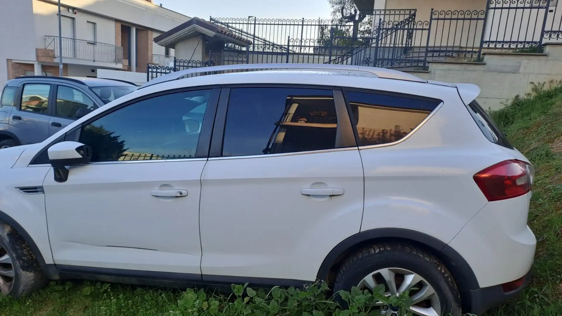 Ford Kuga Kuga 2.0 tdci Individual 4wd 163cv auto Blanc - 2