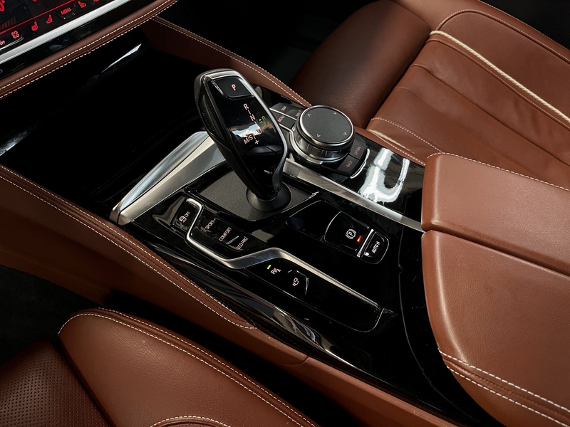 BMW 540 d xDrive Limousine — photo 10