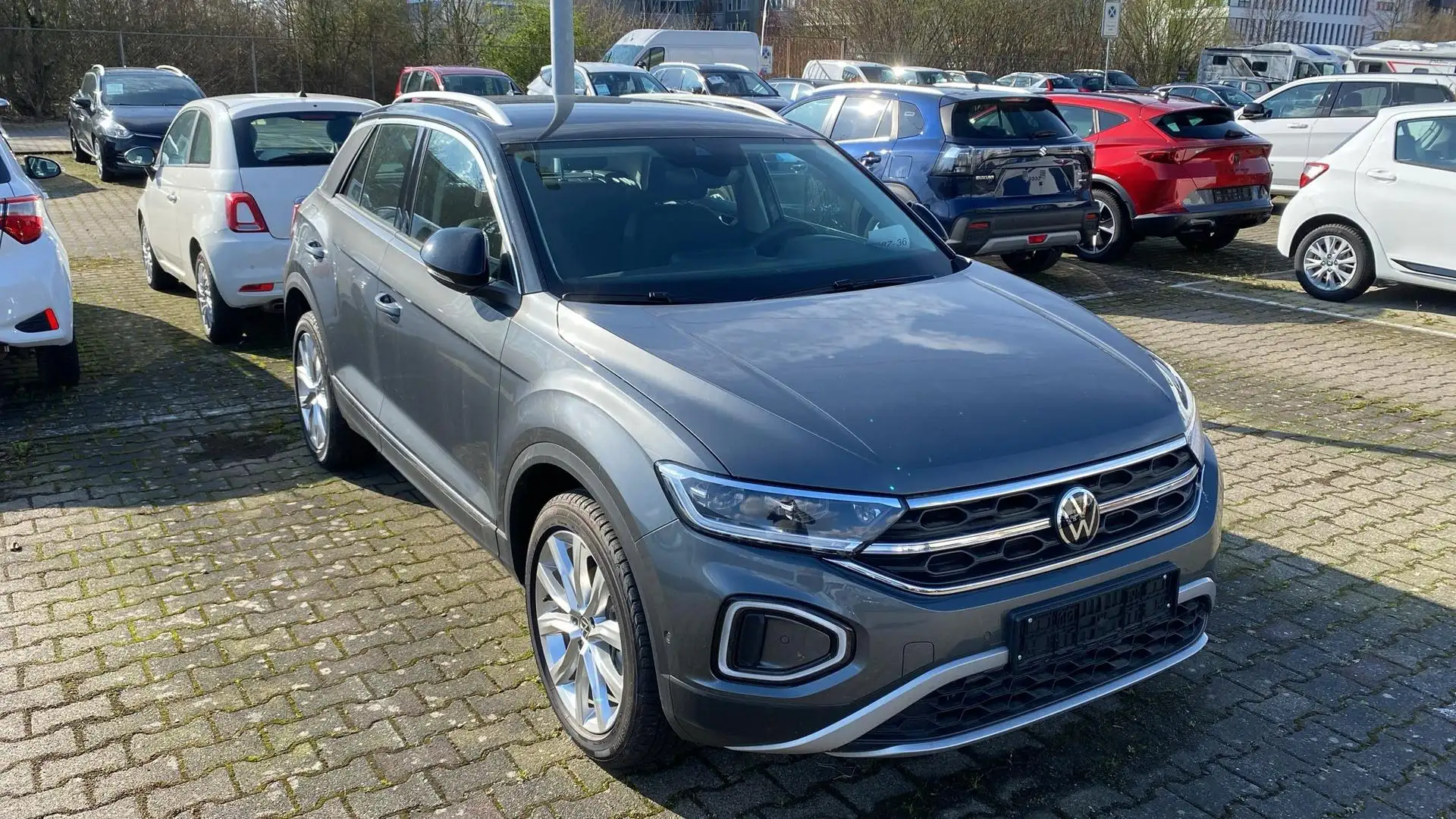 Volkswagen T-Roc Aktion! SOFORT! Style :NAVIGATIONSFUNKTION*+ Te... Szary - 1
