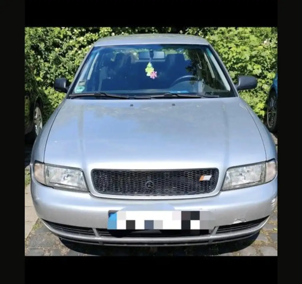 Audi A4 1.8, foto 1