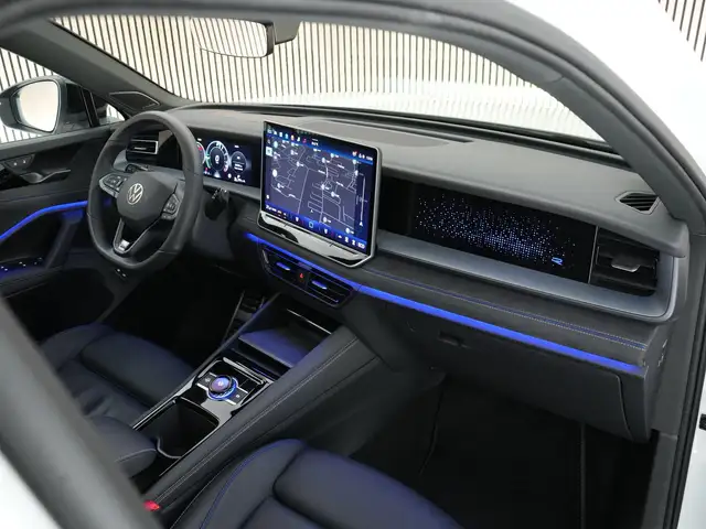 Volkswagen Tayron view 3