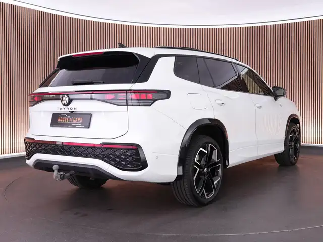 Volkswagen Tayron view 2