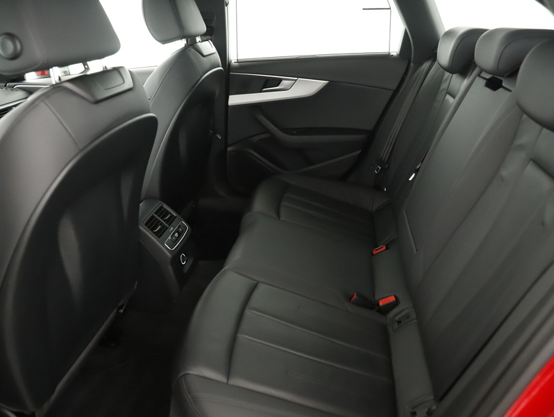Audi A4 35 TDI advanced — photo 8