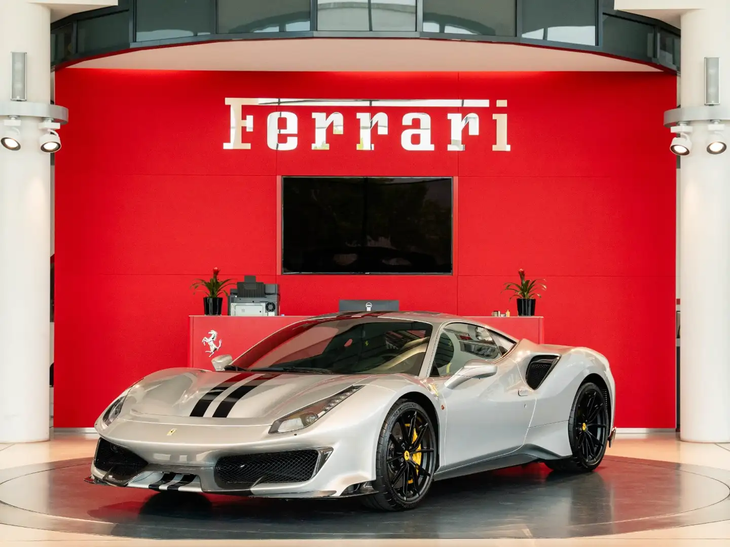 Ferrari 488 Pista Lift*Racing-Sitze*Alcantara*Carbon* - 2