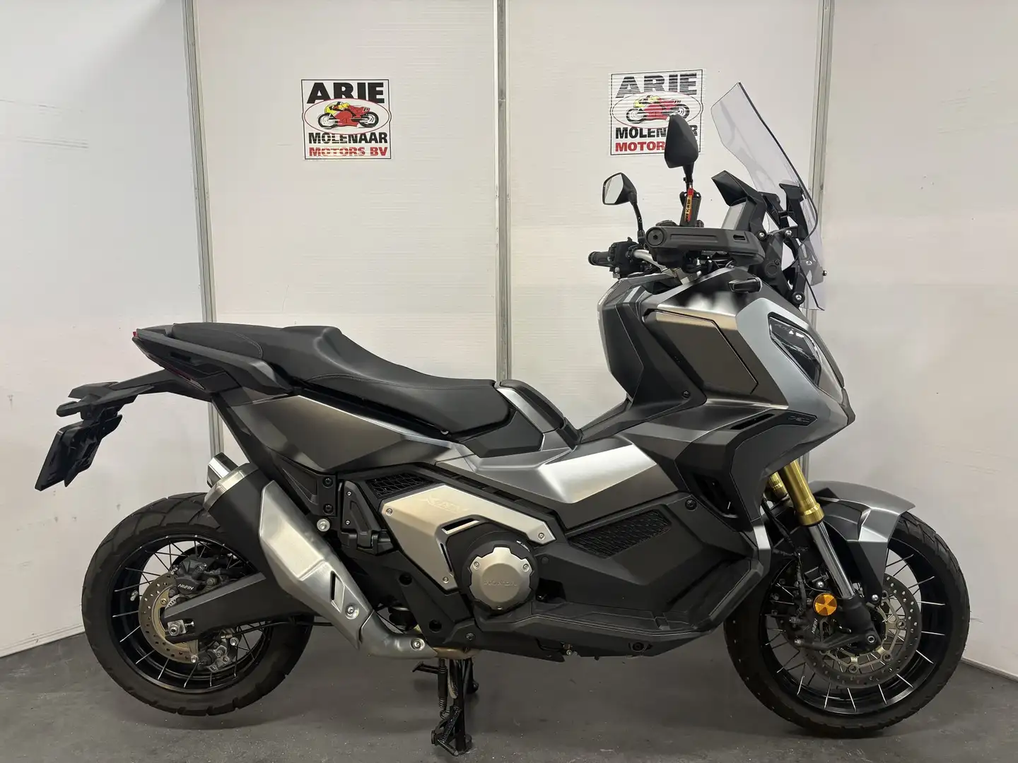 Honda X-ADV 750 Grijs - 1