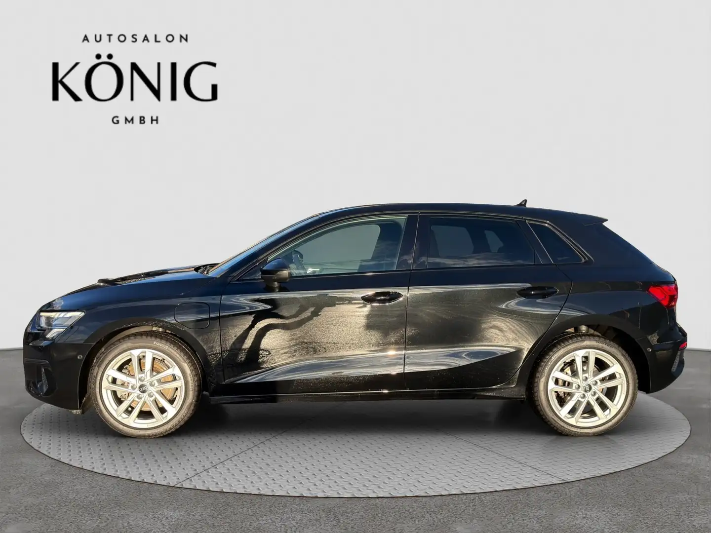 Audi A3 40 TFSI e advanced Schwarz - 2