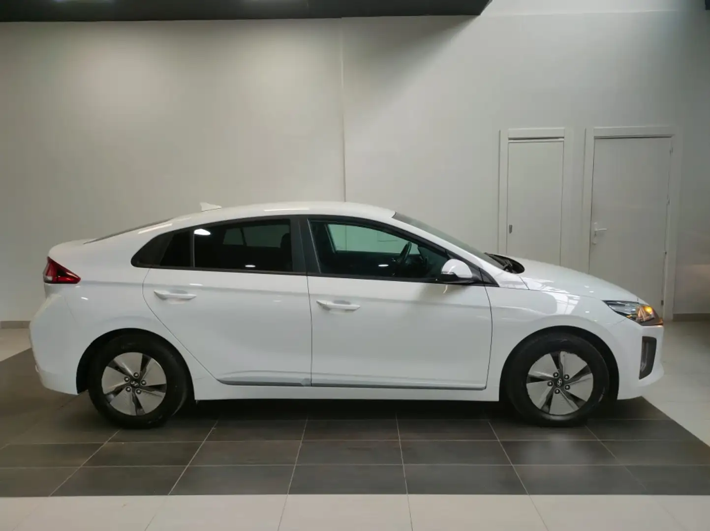 Hyundai IONIQ HEV 1.6 GDI Klass Weiß - 2