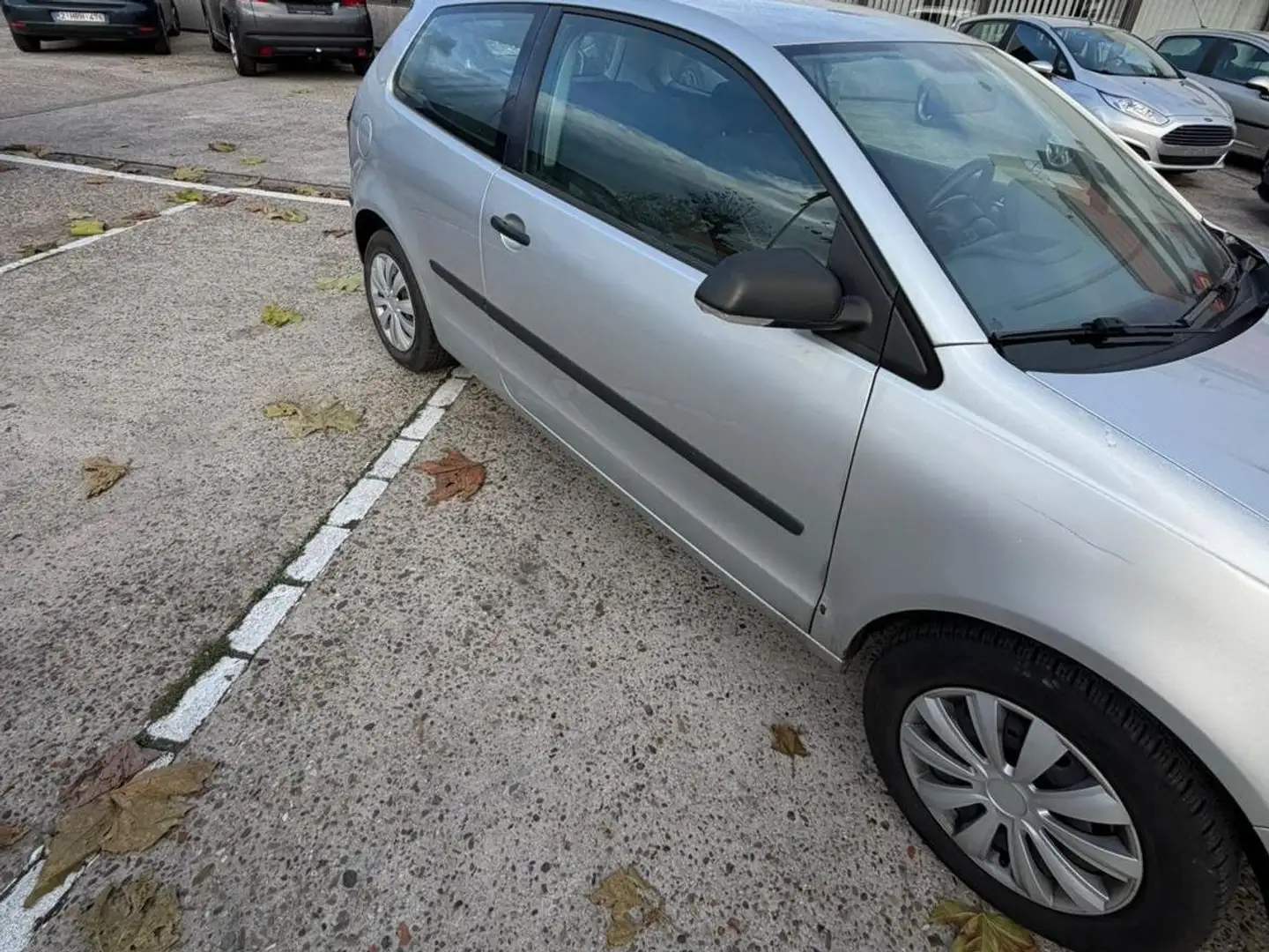 Volkswagen Polo 1.2 BENZINE BJ.2005 RADIO Silber - 2