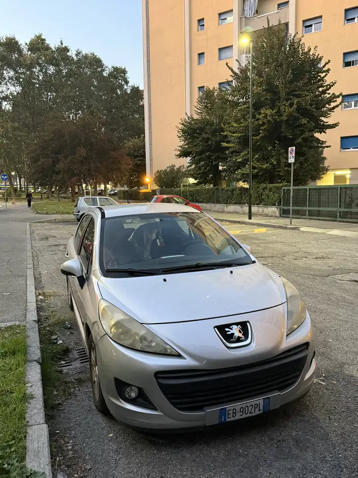 Peugeot 207
