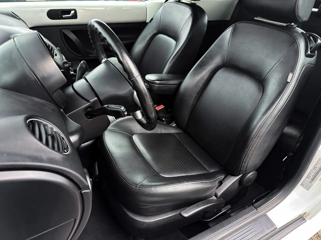 Volkswagen Beetle photo Volkswagen Beetle