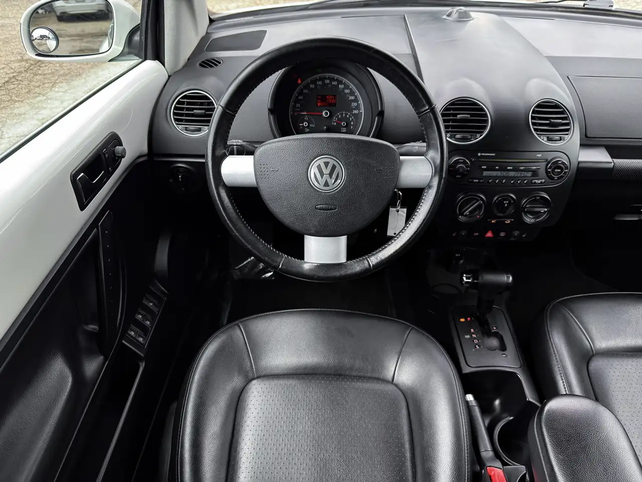 Volkswagen Beetle photo Volkswagen Beetle