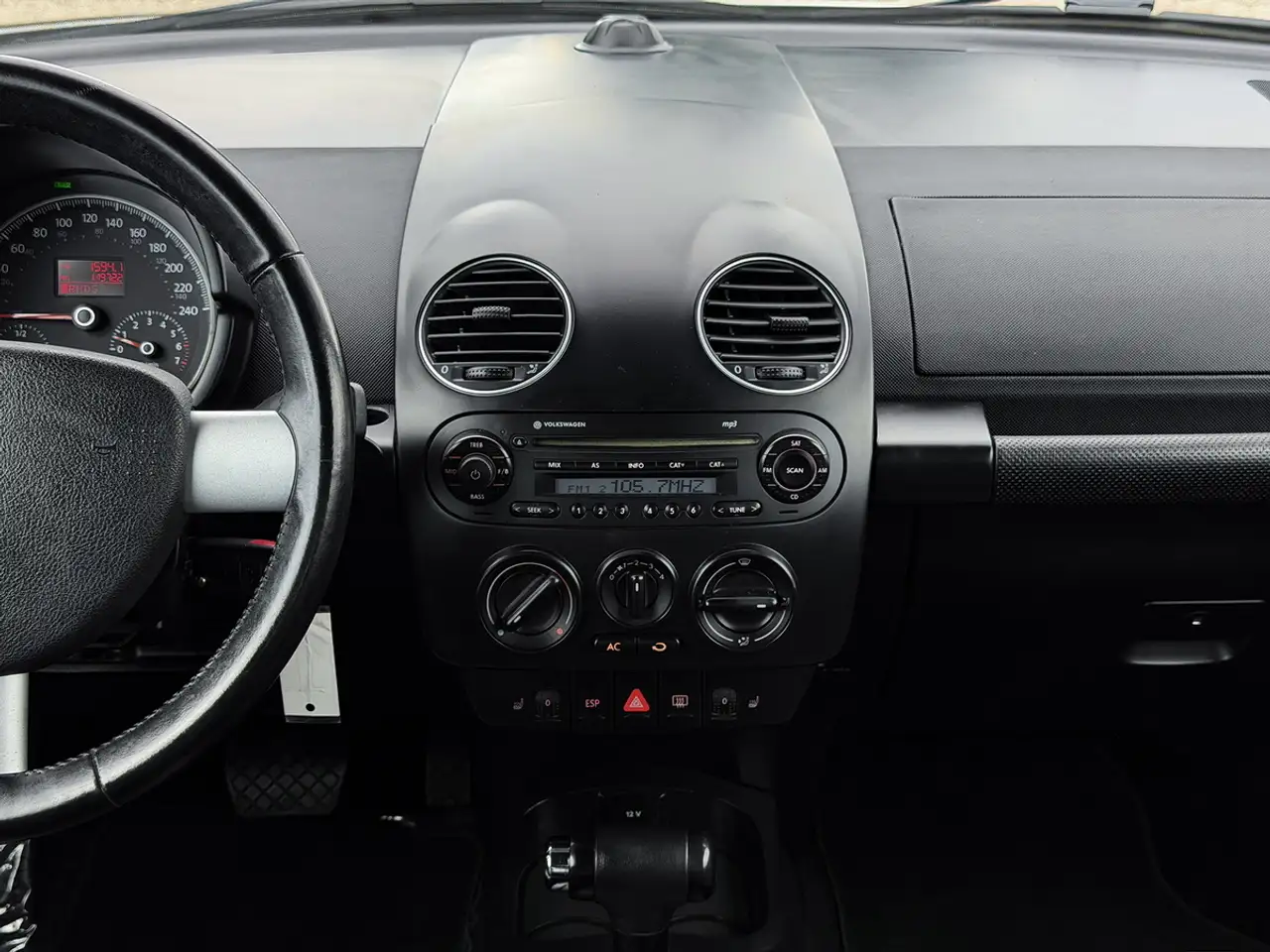 Volkswagen Beetle photo Volkswagen Beetle