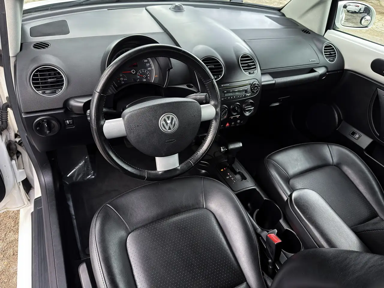 Volkswagen Beetle photo Volkswagen Beetle