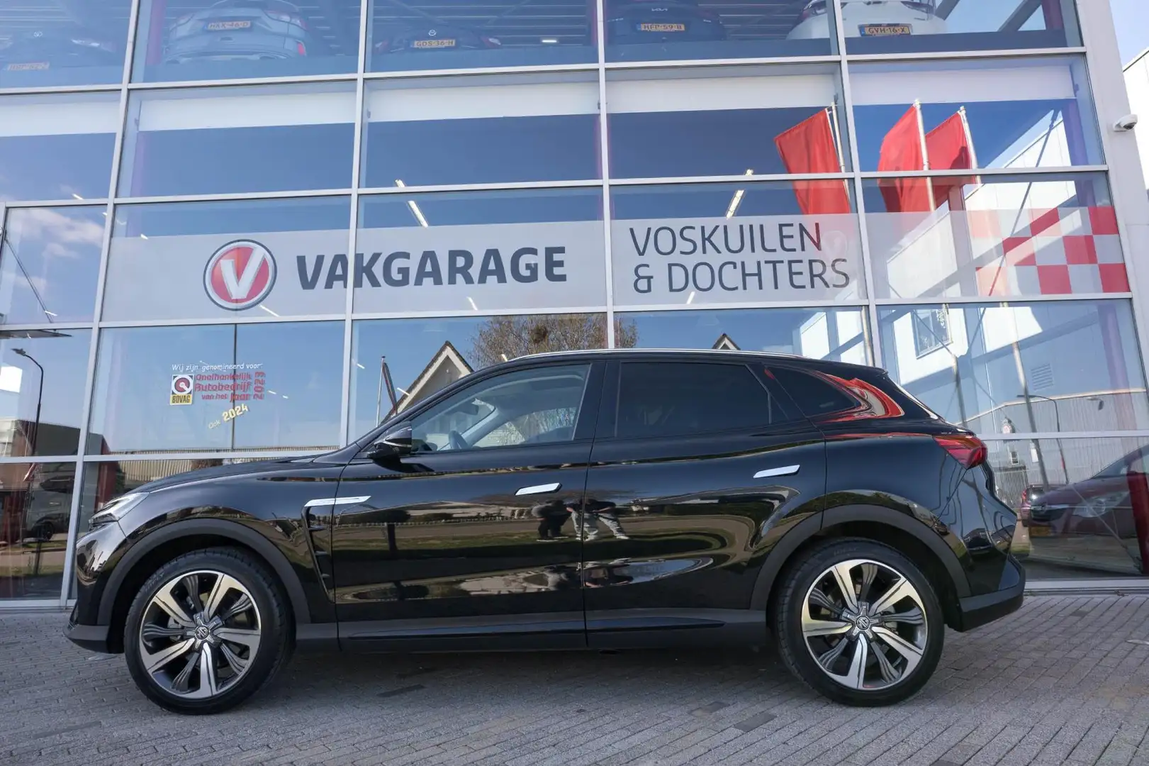 MG Marvel R Luxury 70 kWh | Leder | Panoramadak | SOH Rapport Zwart - 2