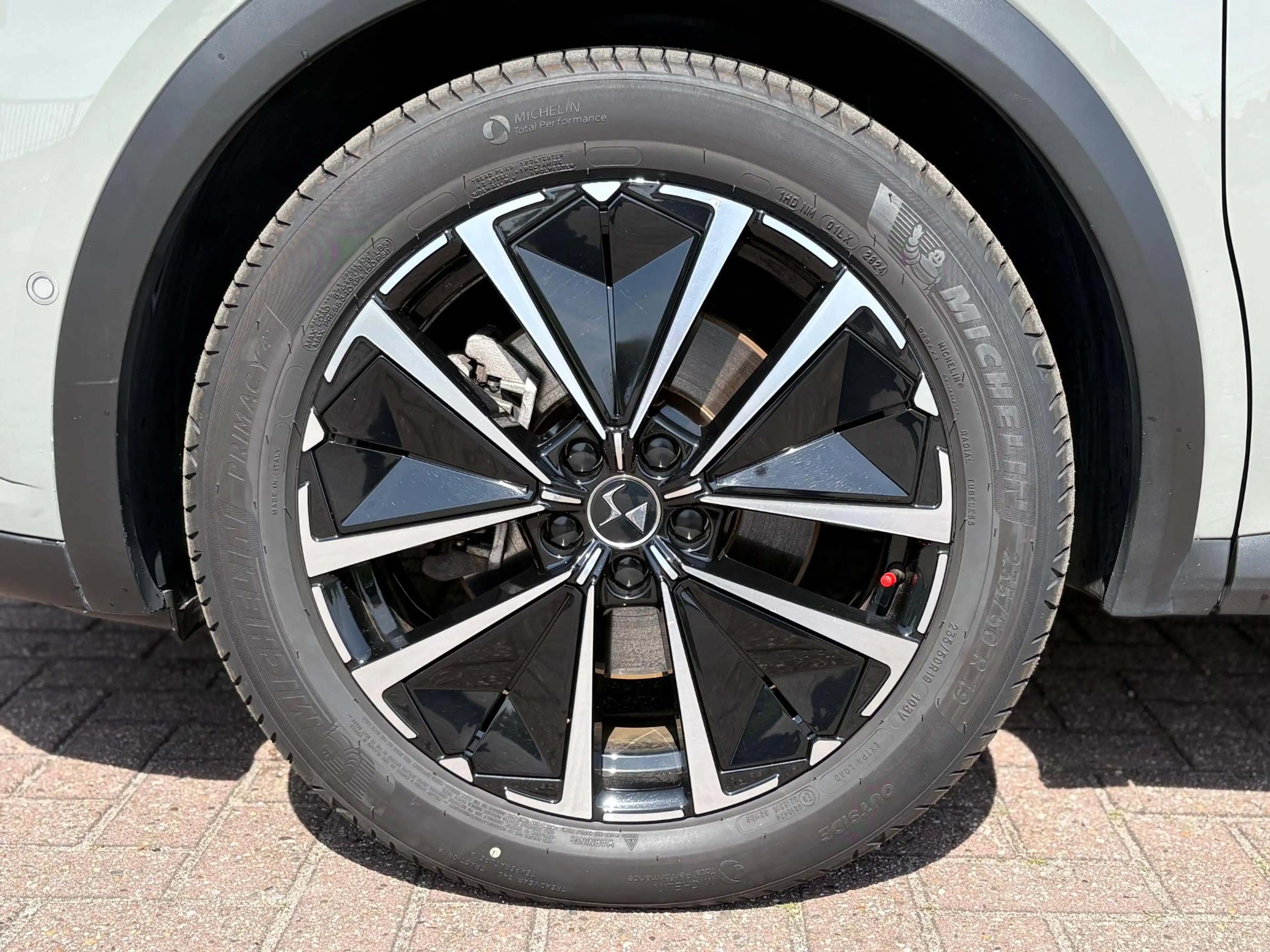 DS Automobiles DS 7 E-Tense 300 4x4 Rivoli Adaptive Cruise Control | H — photo 9