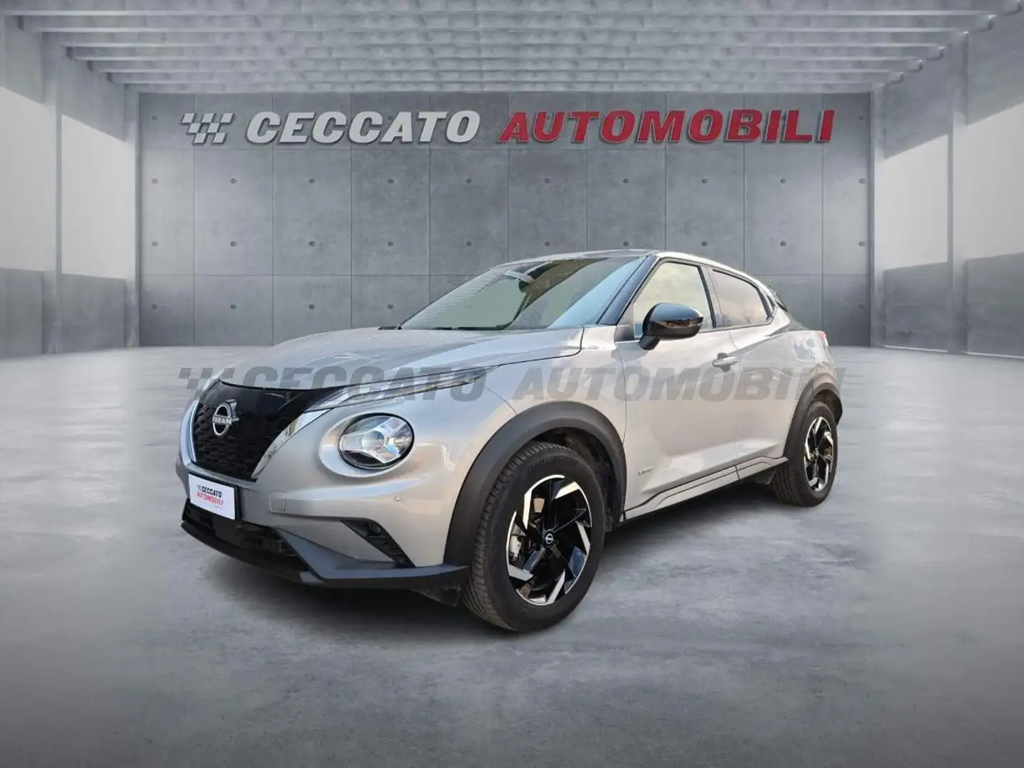 Nissan Juke Juke 1.6 hev N-Connecta Grijs - 1
