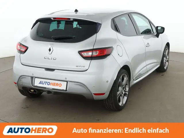 Renault Clio view 6