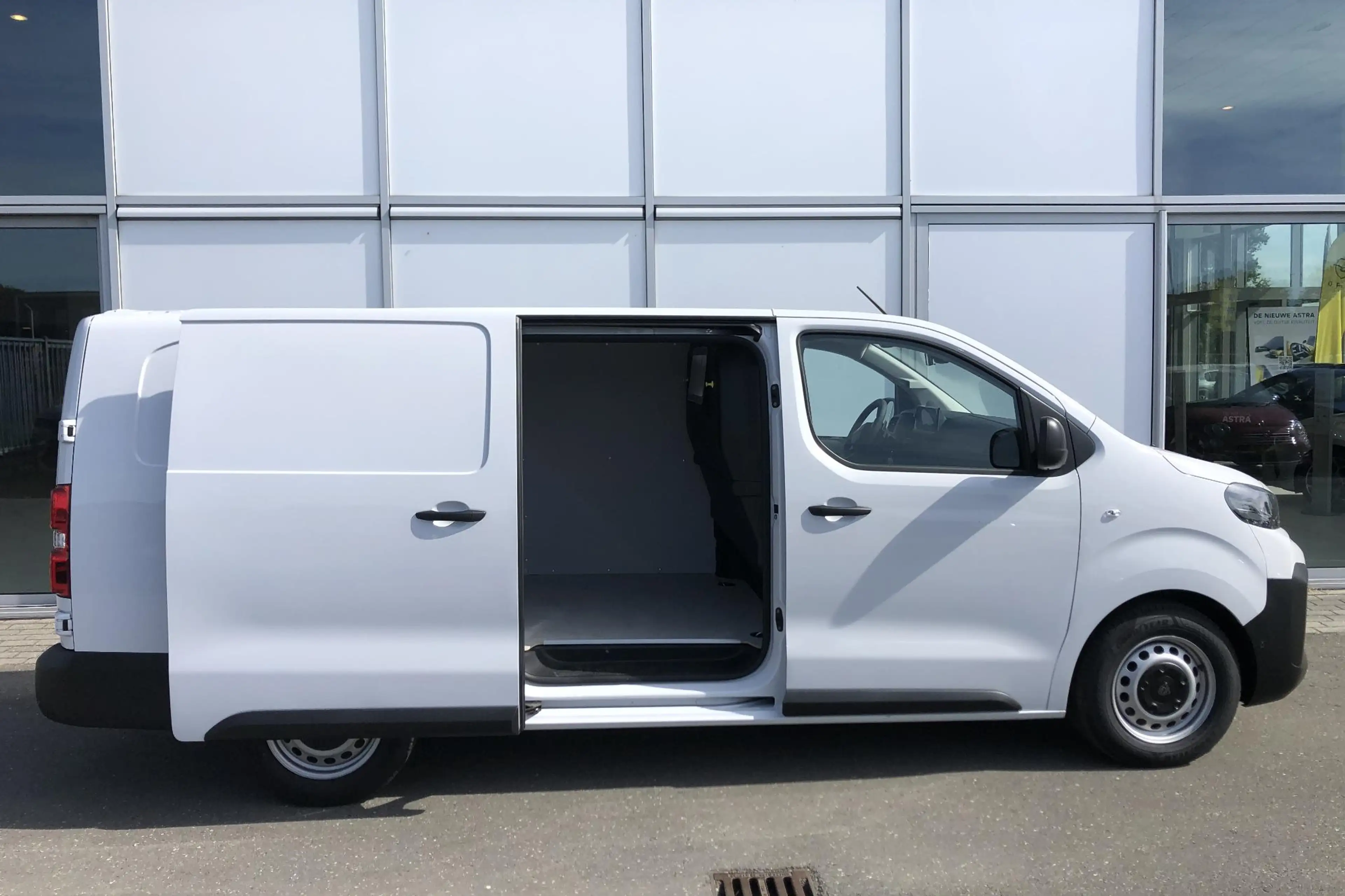 Peugeot e-Expert EV L3 75 kWh | Navigatie | Camera | 3pers. | Laadr — photo 5