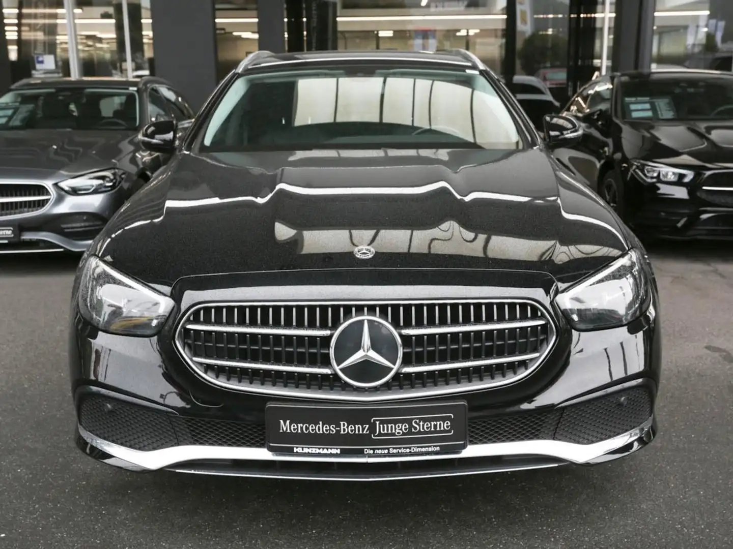 Mercedes-Benz E 220 d T Avantgarde MBUX Navi EasyPack DAB LED Noir - 2
