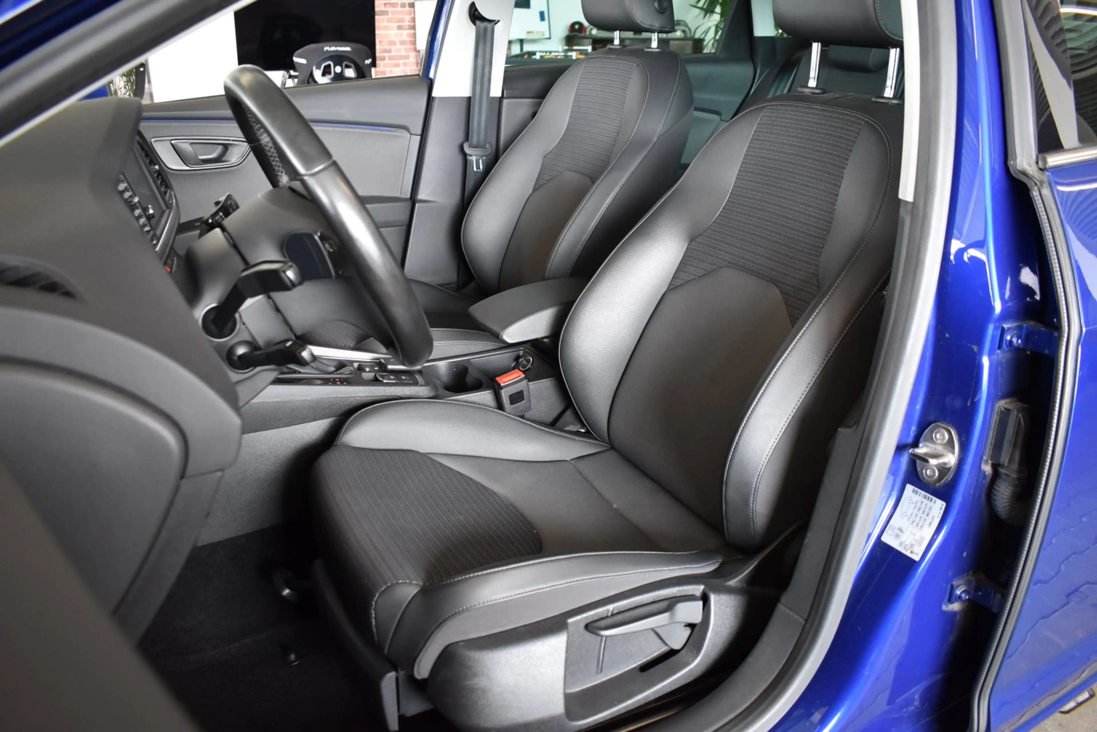 SEAT Leon ST 2.0 TDI DSG Xcellence NAVI APP LED Winterpkt AC — photo 10