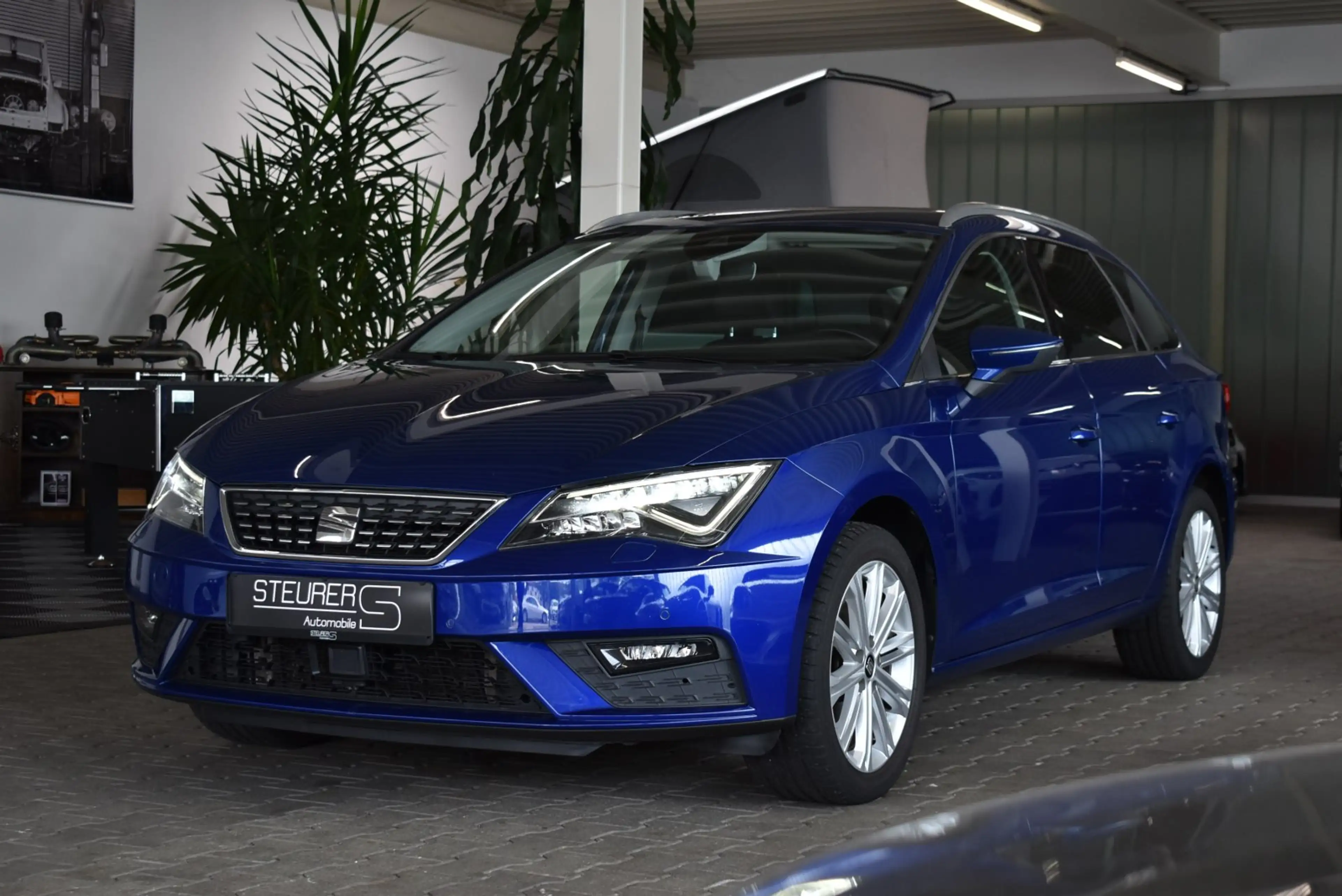 SEAT Leon ST 2.0 TDI DSG Xcellence NAVI APP LED Winterpkt AC