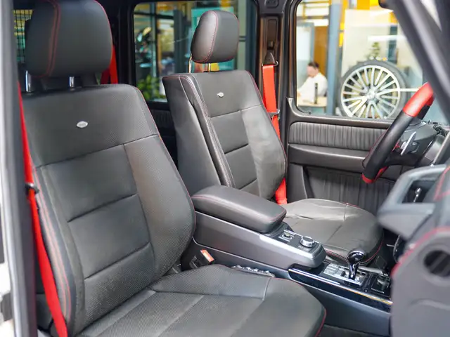 Mercedes-Benz G-Class view 11