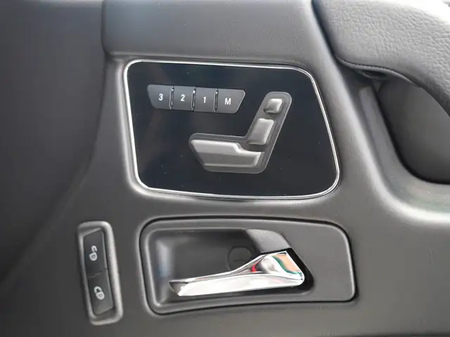 Mercedes-Benz G-Class view 12