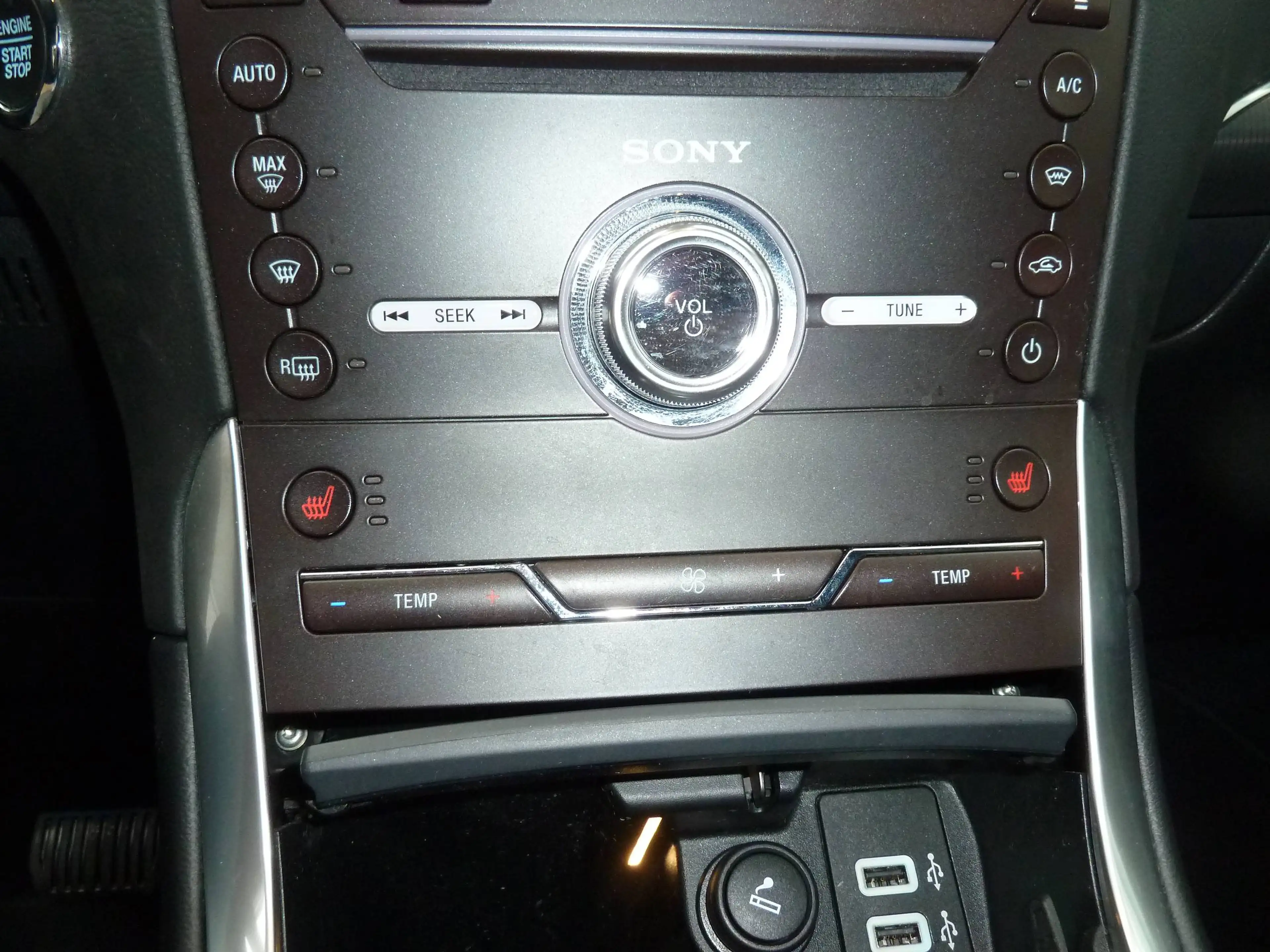 Ford S-Max Titanium — photo 9