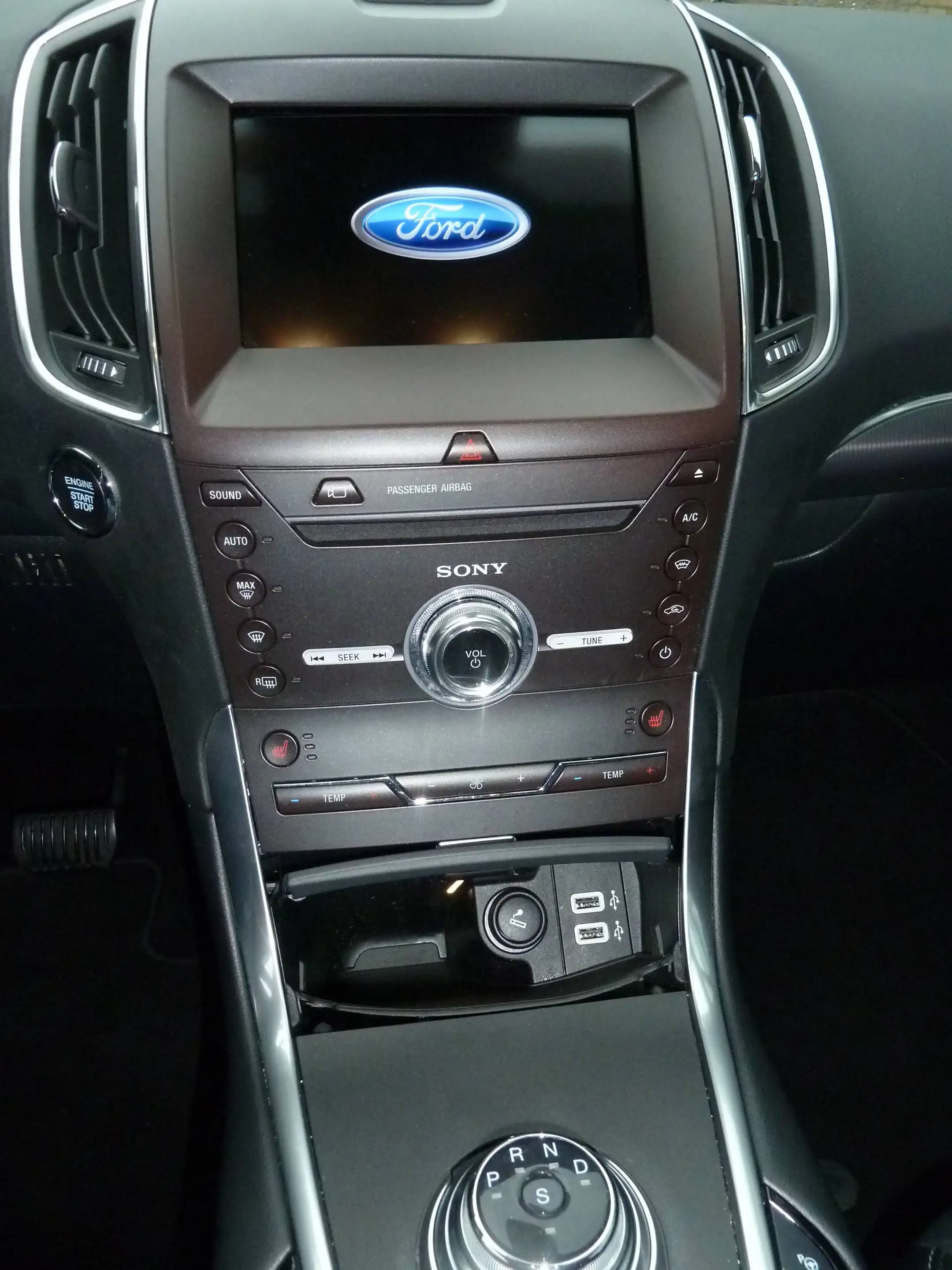 Ford S-Max Titanium — photo 8