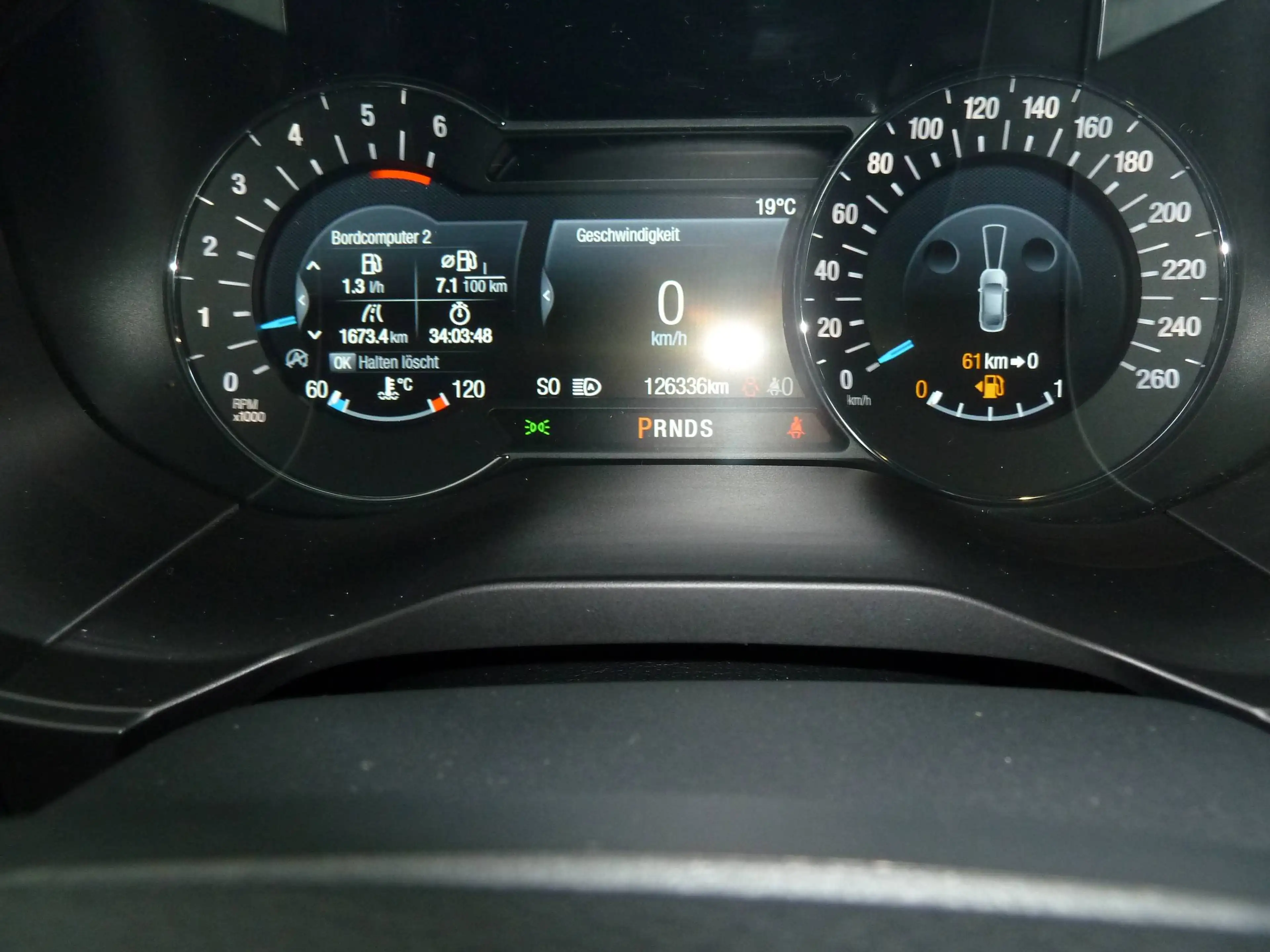 Ford S-Max Titanium — photo 12