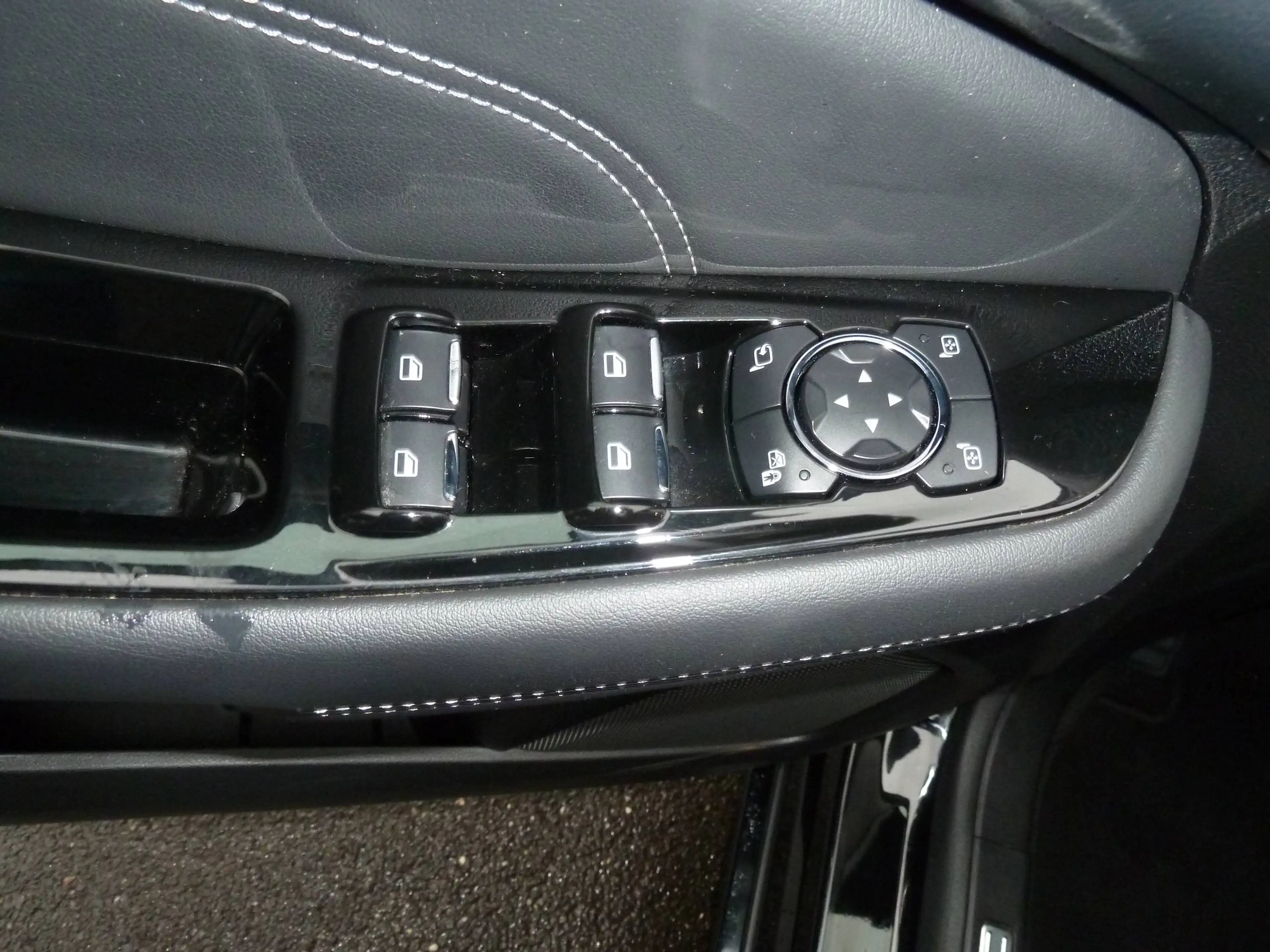 Ford S-Max Titanium — photo 6