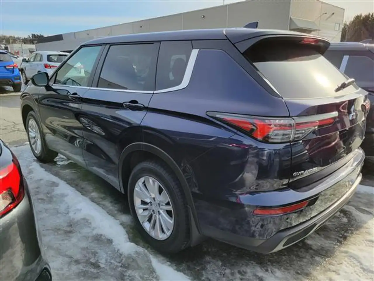 Mitsubishi Outlander снимка Mitsubishi Outlander