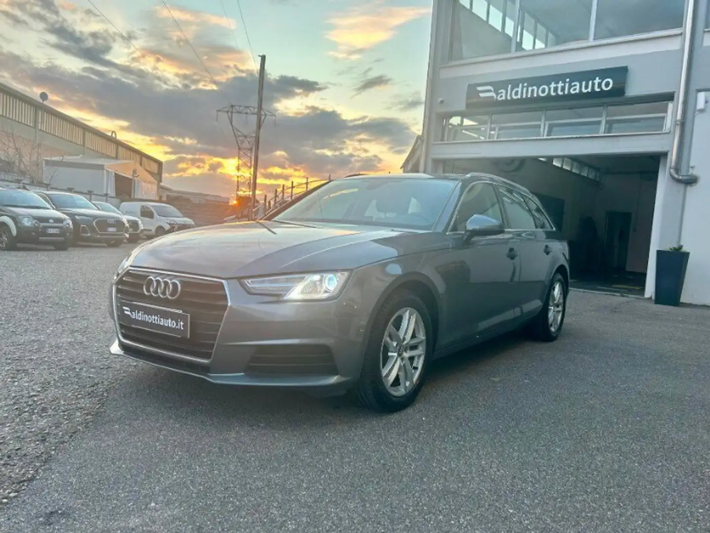 Audi A4 A4 Avant 35 TDI S tronic Business Grigio - 1