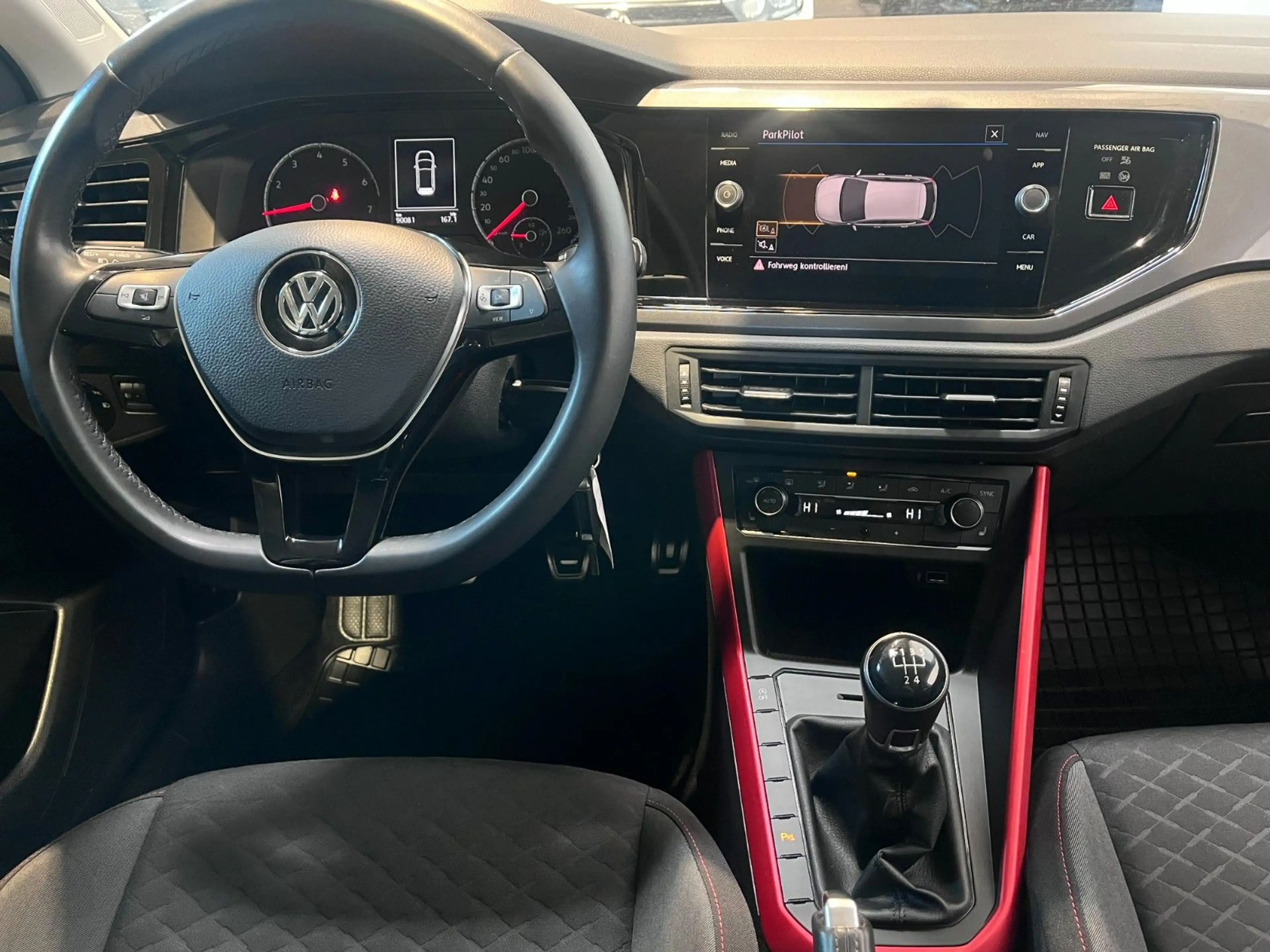 Volkswagen Polo VI Join 1.0 — photo 9
