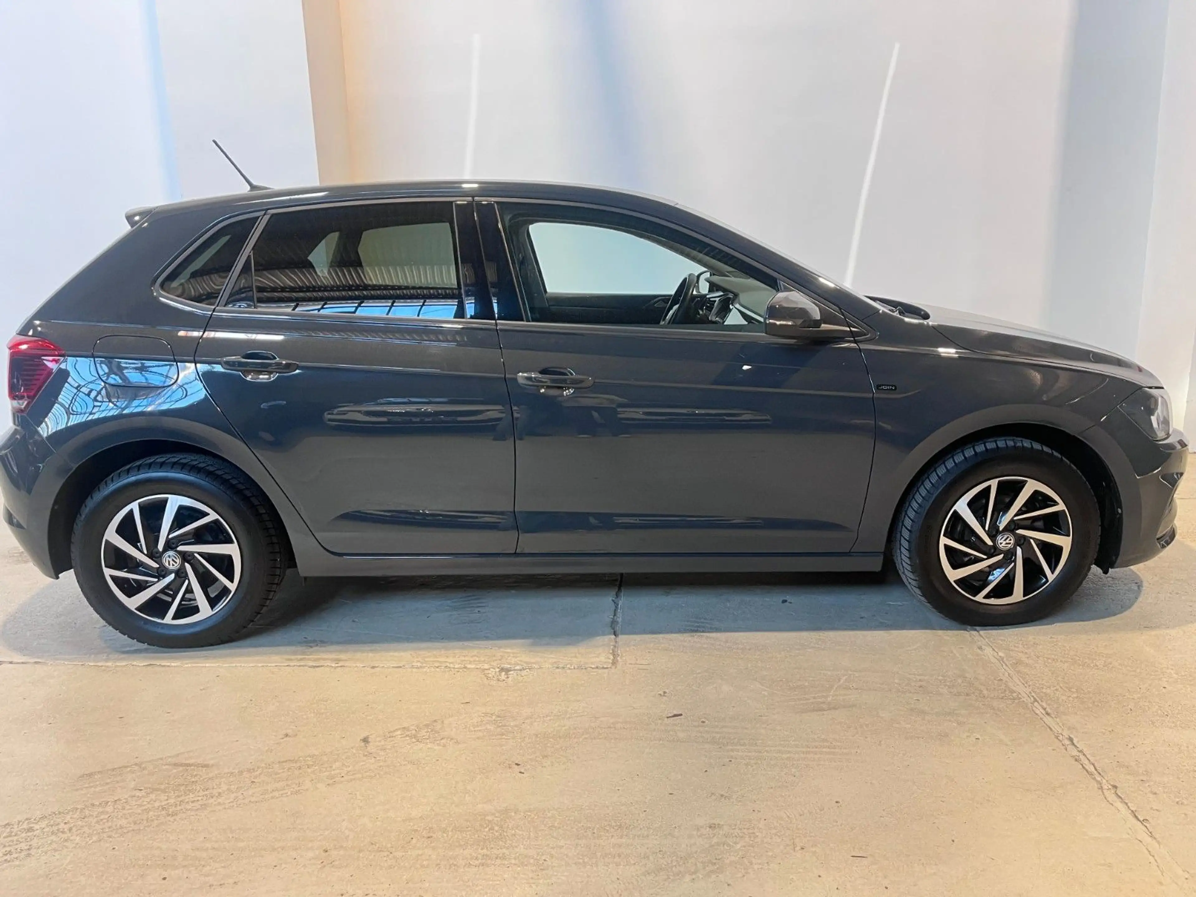 Volkswagen Polo VI Join 1.0 — photo 6