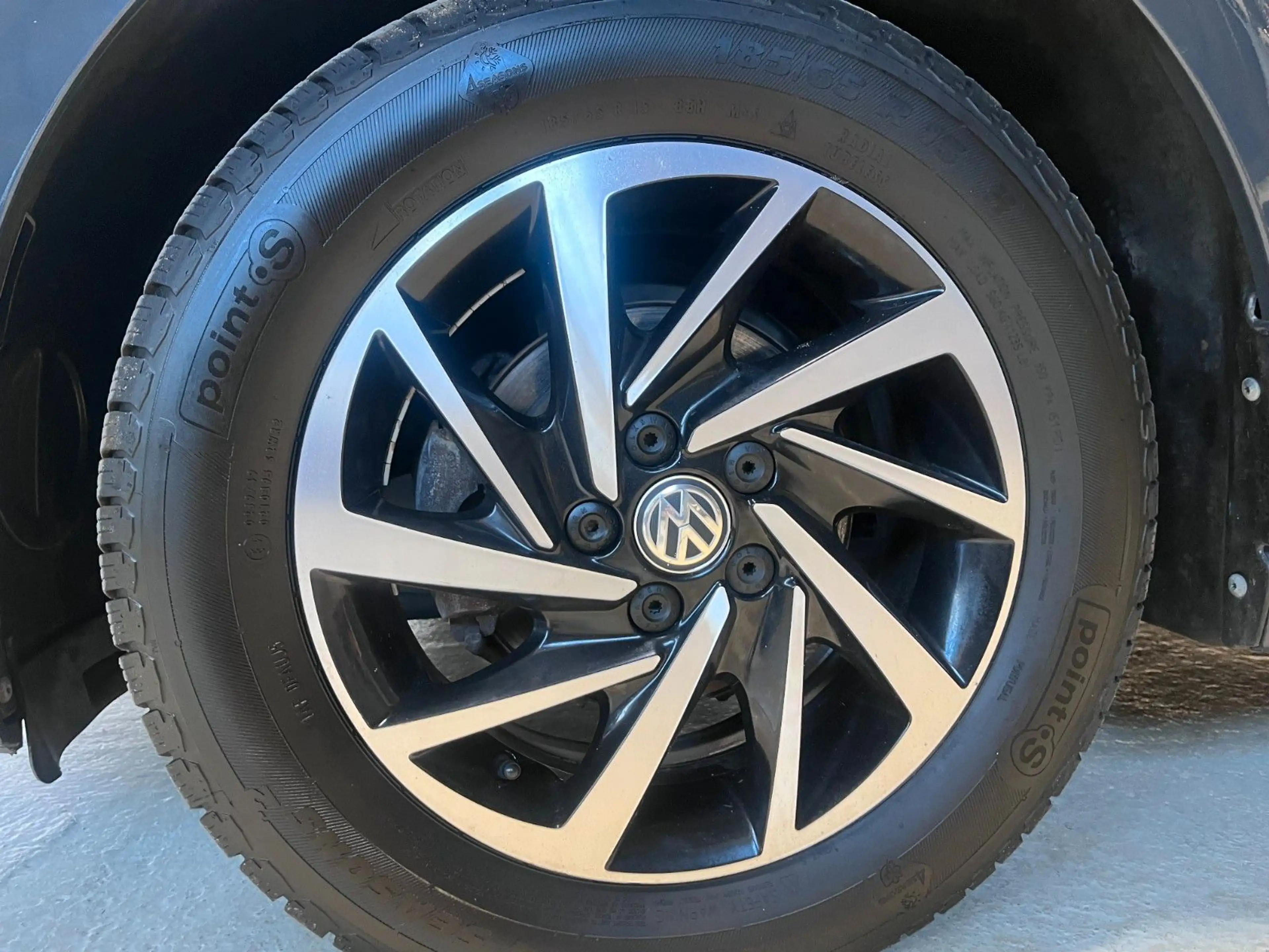 Volkswagen Polo VI Join 1.0 — photo 14