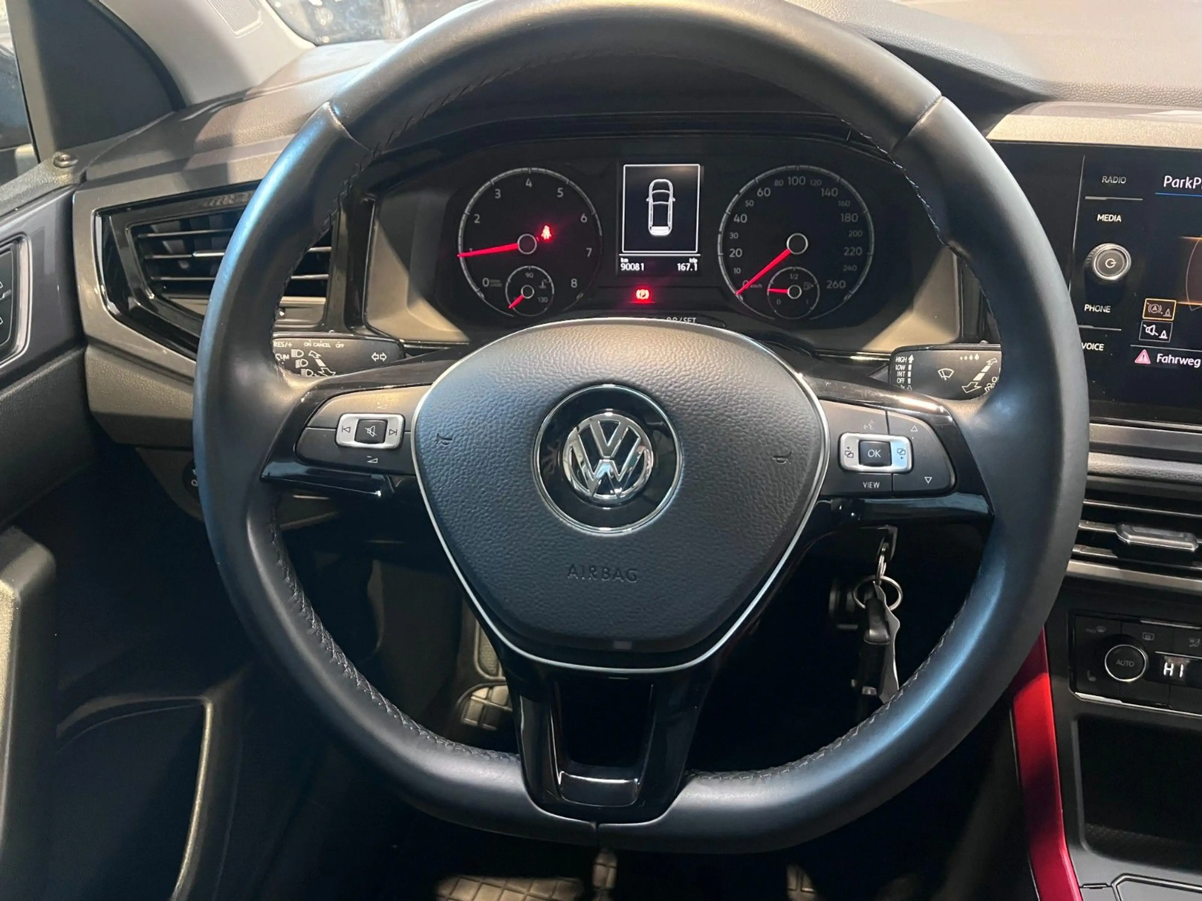 Volkswagen Polo VI Join 1.0 — photo 11